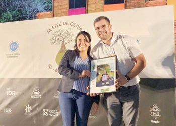 Atraparon a dos sujetos robando durmientes
