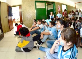La DGE permitirá ver los partidos de  Argentina en las escuelas y definió que el ciclo lectivo 2023 se iniciará el 27 de febrero