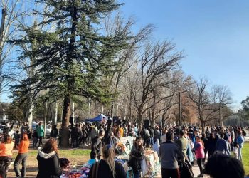 Atraparon a dos sujetos robando durmientes