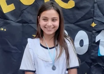 Tragedia en el país: una adolescente de 15 años murió electrocutada al intentar cargar su celular