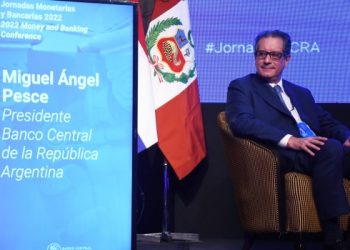 ​El dólar tarjeta para turistas al exterior comenzará a regir este viernes, confirmó Pesce