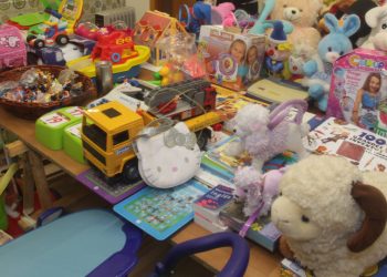 Reúnen juguetes para llevárselos a niños internados en el  hospital Schestakow