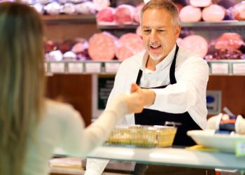 Cómo será la atención comercial  durante el fin de semana largo