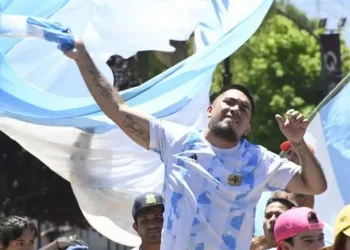 Empresarios de Mendoza desobedecen el feriado y abren los comercios