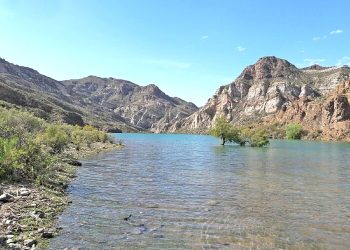 Los Reyunos: buscan a un niño de 7 años que fue arrastrado por el agua