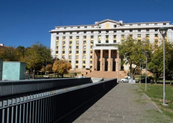 El Gobierno llamó a concurso para cubrir 41 cargos en el Estado: cómo inscribirse