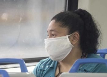 El Gobierno recomienda usar barbijos en el transporte público por la suba de casos de Covid