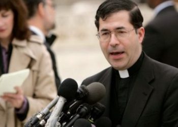 El papa Francisco ordenó la expulsión de un sacerdote estadounidense