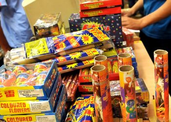 Está prohibido:  denunciaron a una persona por comercializar pirotecnia