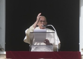 Francisco deseó que la Navidad «traiga un rayo de paz» para los niños que sufren la guerra