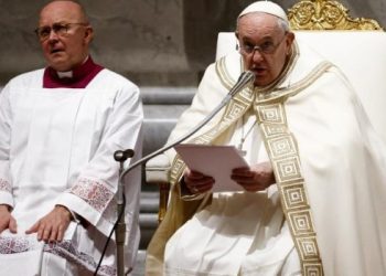 Francisco lamentó la muerte de Benedicto XVI y lo definió como «un hombre noble y bondadoso que fue un regalo para el mundo»