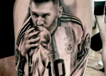 Gran cantidad de fanáticos  sacaron turno para tatuarse a Messi en su cuerpo con una artista que vive en la Villa 25