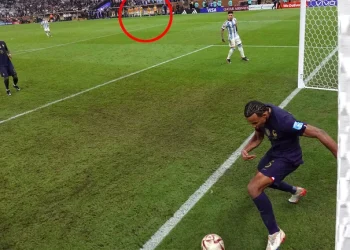 La queja de un medio francés por el tercer gol de Argentina en la final del Mundial: “Está estrictamente prohibido”
