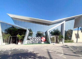 Sierra Electricidad e Iluminación traslada  su casa central a un flamante y futurista local en avenida Balloffet