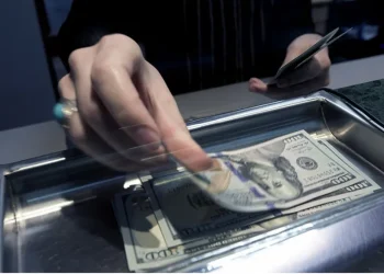 Se renueva el cupo mensual de US$200 por persona: quiénes pueden acceder a la compra del dólar solidario