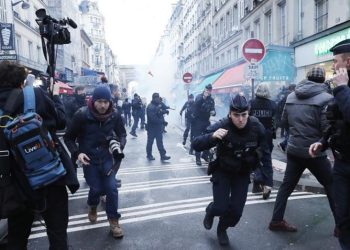 «Soy racista», admitió anciano francés acusado de matar a tres personas en centro cultural kurdo