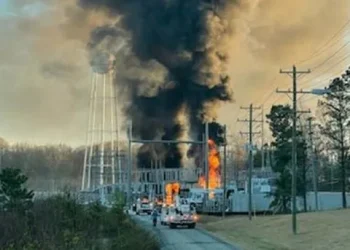 Toque de queda en Estados Unidos por el ataque a una central eléctrica