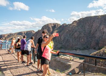 Prestadores locales  preocupados porque no “levantan” las reservas para el verano