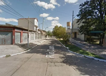 Gran Buenos Aires: Un adolescente de 16 años asesinó a un indigente frente a una parroquia