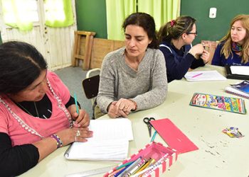 El 90% de las familias de barrios  populares cree que terminar la escuela ayuda a conseguir trabajo