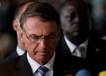 Internaron a Bolsonaro por «fuertes dolores abdominales»