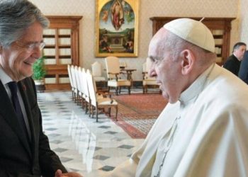 Francisco recibió en el Vaticano al presidente de Ecuador