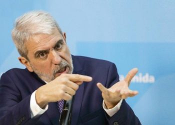 Aníbal F. continuó la interna contra De Pedro: «¿Desde cuándo el Presidente le tiene que dar explicaciones a él?»