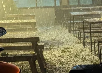Una fuerte tormenta de granizo castigó nuevamente a la Zona Este