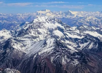 Rescataron a dos andinistas extranjeros en el Aconcagua