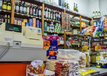 Imagen viral: La insólita estrategia de un comerciante para evitar que le pidan fiado