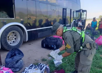 Cayó una mujer que viajaba en micro a Mendoza con más de 4 kilos de cocaína ocultos en sábanas