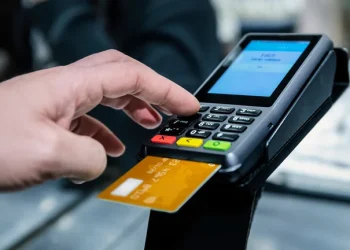 Compras con tarjeta: los pagos en tres meses ganan terreno y desplazan al “Ahora 12″