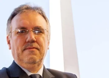 Conmoción en la TV Pública: el periodista Ariel Lima Feijoo murió de un infarto en la redacción del noticiero