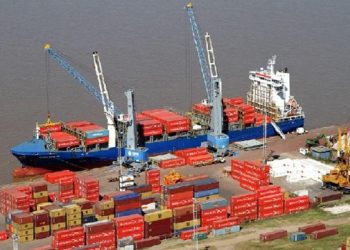 Contenedores varados y pérdidas millonarias: por una medida sindical, el Puerto de Rosario está paralizado