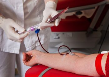 En verano disminuye el número  de donantes de sangre e invitan a concurrir al hospital para mejorar el stock