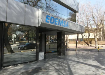 Edemsa renuncia a una deuda millonaria y se oficializa el acuerdo con la Provincia