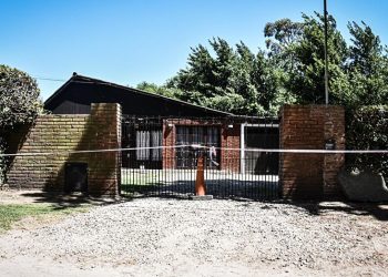 Otro brutal femicidio en Argentina: Encuentran asesinada a una joven en el pozo ciego de su casa  y buscan a su pareja