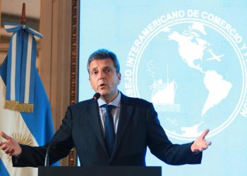 La apuesta de Massa para contener el dólar: se espera obtener USD 2.200 millones de los bancos multilaterales