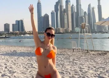 Hizo topless durante la final del Mundial y se sorprendió por la frase que le decían los policías en voz baja