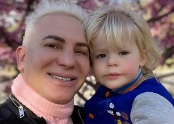 Un hijo de Bolsonaro hizo un repudiable comentario sobre una foto de Flavio Mendoza y Dionisio: la respuesta del coreógrafo