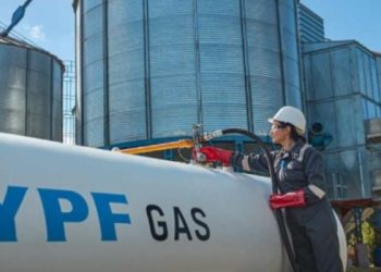 Petroleras reclaman una deuda de $30.000 millones por la inyección de gas para cubrir la demanda residencial