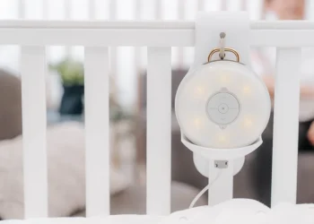 Un traductor que avisa por qué un bebé está llorando