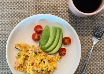 Una turista en Pinamar fue a desayunar y le cobraron 7 mil pesos: se quejó en redes y los usuarios no se lo perdonaron