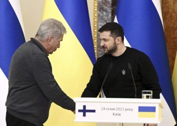 Zelenski pide más ayuda para Ucrania y advierte que Rusia se prepara para la «venganza»