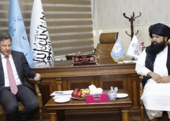 ​Representante de la ONU pidió en persona a los talibanes levantar su veto contra las mujeres