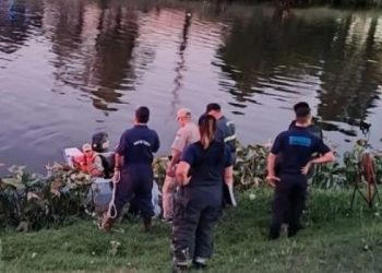 Otra tragedia en el país: Un joven murió tras caer al Riachuelo cuando se acercó para buscar una pelota