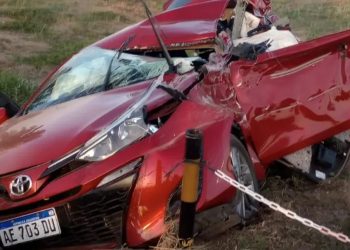 La Mora: fuerte choque deja tres personas lesionadas