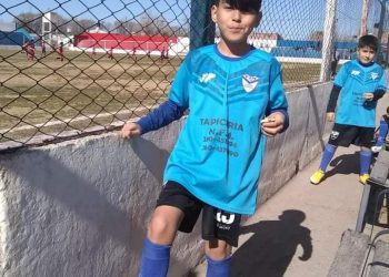 Niños sanrafaelinos participan de un  torneo de fútbol en Tandil