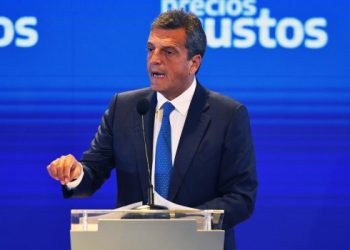 El Gobierno amplió Precios Justos con aumentos mensuales del 3,2% e incluyó las cuotas de los colegios privado​s