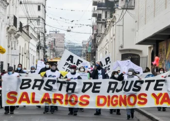 Los gremios le reclaman al Gobierno nacional paritarias sin techo y que vuelva a subir el salario mínimo